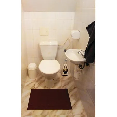 Three-bedroom Holiday In Vakantiehuis Stárkov